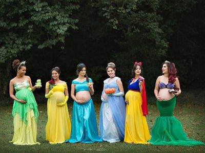 Cantik Banget! Ketika Ibu Hamil Jadi Putri Disney