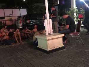 Bawa Senjata dan Bensin untuk Tawuran, Belasan Pemuda Ditangkap