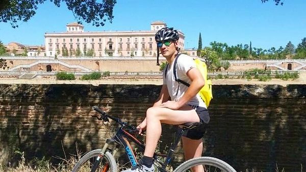 Kiper Super Iker Casillas, Pembawa Trofi Piala Dunia 2018 yang Doyan Gowes