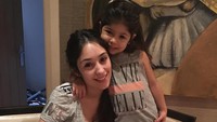 Eugenia Lusardo merupakan istri dari bek Argentina, Marcos Rojo. Keduanya sudah menikah pada 2012. (Foto: Instagram @marcosrojo)