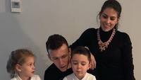 Winger Kroasia, Ivan Perisic, punya istri yang bernama Josipa Perisic. Mereka dikaruniai dua orang anak. (Foto: Instagram)