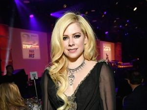 Avril Lavigne yang Kini Makin Cantik Avril Lavigne yang Kini Makin Cantik