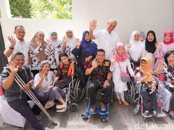 Jelang Debat Pamungkas Cagub Jateng, Ganjar Gelar Open House