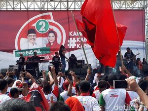 Dari Lokasi Kampanye, Gus Ipul-Puti: Selamat Ultah Pak Jokowi