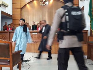 Sidang Vonis Aman Abdurrahman Dimulai