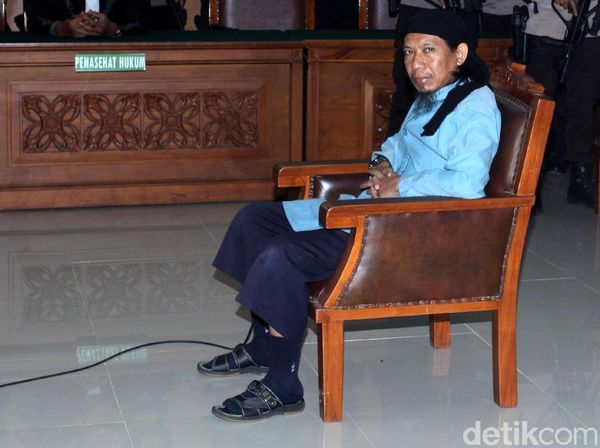 Foto: Ekspresi Aman Abdurrahman saat Divonis Mati