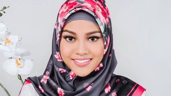 Tak Selalu Seksi, Ini Gaya Aurel Hermansyah Pakai Hijab