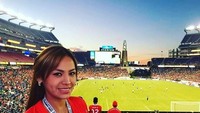 Nissu Cauti bukan cuma punya wajah cantik, tapi juga tubuh indah. Kegemarannya menonton timnas Peru secara langsung membuat dirinya dijuluki sebagai kekasihnya tim Peru. (Foto: dok. Instagram Nissu Cauti)