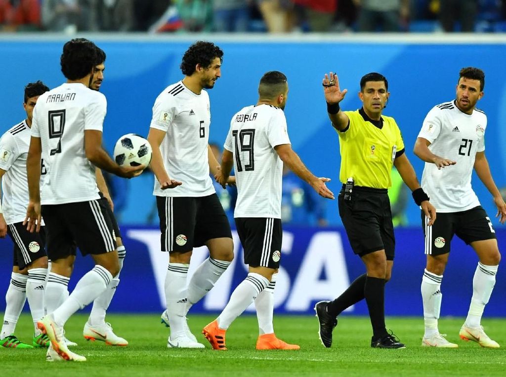 Kecewa dengan Wasit, Mesir Akan Protes ke FIFA Kecewa dengan Wasit, Mesir Akan Protes ke FIFA