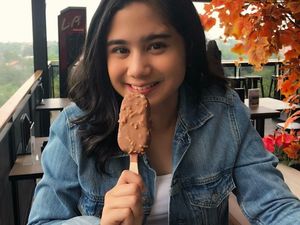 Manisnya Tissa Biani Saat Makan Bareng Keluarga dan Teman