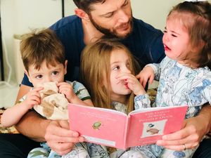Kenalan dengan 3 Anak Aktor Jensen Ackles yang Menggemaskan