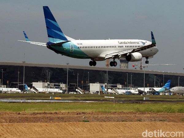 Ramainya Jalur Pesawat di Bandara Soetta Terminal 3