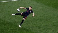 Kroasia akhirnya unggul 1-0. Ante Rebic melepaskan tendangan yang berbuah gol ke gawang Argentina di menit ke-53, dengan memanfaakan blunder kiper Willy Caballero. (Reuters/Carlos Barria)
