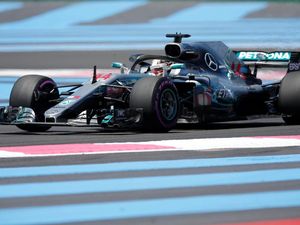 Lewis Hamilton Kuasai Latihan Pertama GP Prancis
