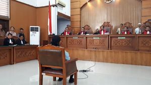 Foto: Detik-detik Jelang Sidang Vonis Aman Abdurrahman