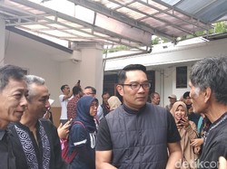 Ridwan Kamil Berdoa Bareng Hafiz dan Kiai Sebelum Debat Final