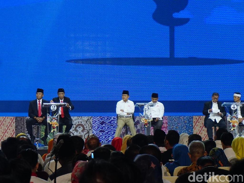 Serba-serbi Debat Final Pilgub Jabar Semalam Serba-serbi Debat Final Pilgub Jabar Semalam