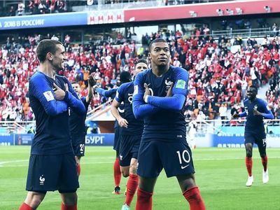 Tampilan Perut Sixpack Mbappe, Jagoan Prancis yang Cetak Gol Lawan Peru