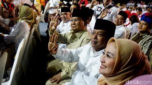 Prabowo Hadiri Debat Cagub Jabar