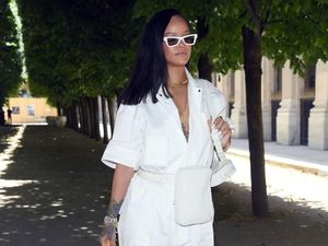 Dianggap Lebih Fokus di Luar Musik, Ini Jawaban Rihanna