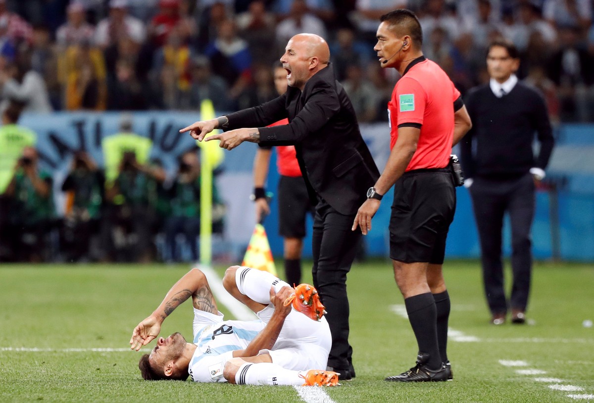 Pelatih Argentina Jorge Sampaoli saat timnya dilumat Kroasia (Foto: Murad Sezer/Reuters)