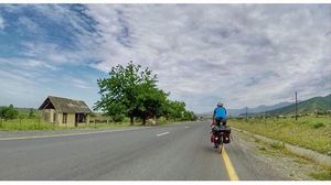 Perjuangan Fans Messi yang Rela Gowes 4.200 Km ke Rusia demi Ketemu Idola