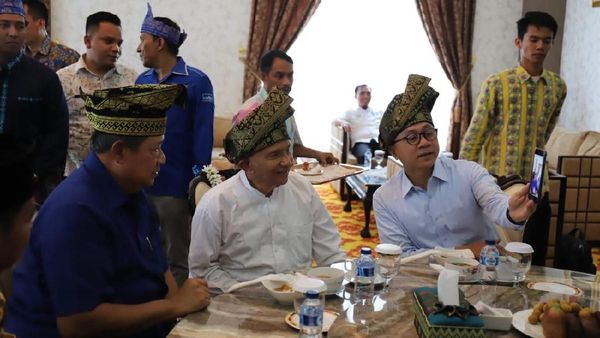 Momen Pertemuan SBY, Amien Rais dan Zulkifli Hasan di Pekanbaru