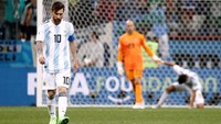 Messi cuma melepaskan satu tembakan di sepanjang pertandingan, itu pun tak tepat sasaran. Foto: Murad Sezer/Reuters