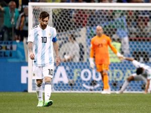 Tak seperti Ronaldo, Messi Bukan Seorang Pemimpin