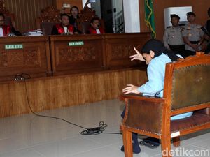 Aman Abdurrahman Tolak Banding atas Vonis Mati Aman Abdurrahman Tolak Banding atas Vonis Mati