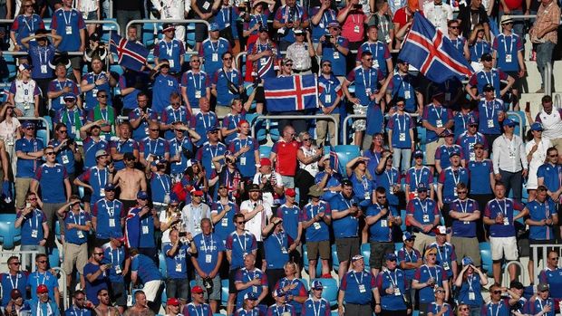 Pendukung timnas Islandia menanti keajaiban di Rusia.