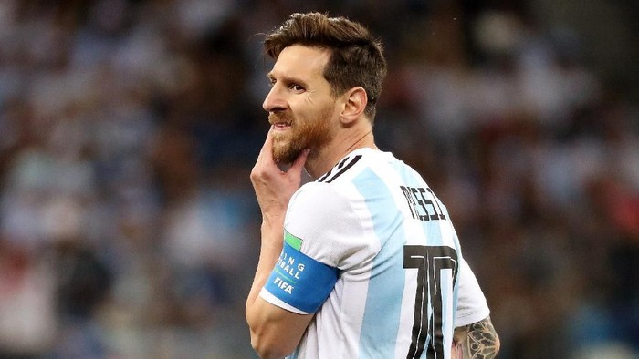 Lionel Messi akankah benar-benar menjadi juru selamat untuk Argentina? (Lucy Nicholson/Reuters) Lionel Messi akankah benar-benar menjadi juru selamat untuk Argentina? (Lucy Nicholson/Reuters)