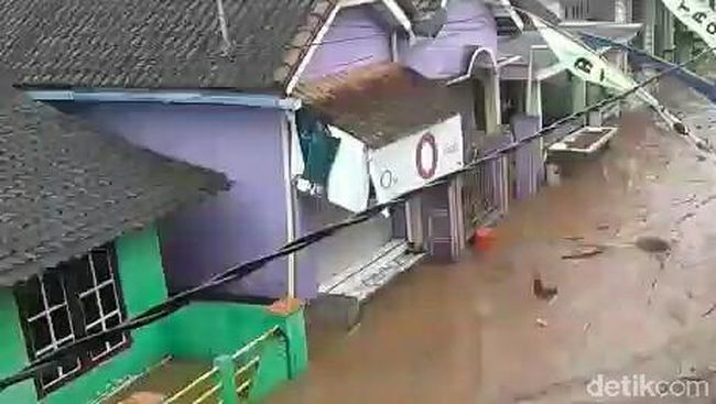 Banjir Bandang yang melanda 3 dusun di kecamatan Singojuruh, Banyuwangi