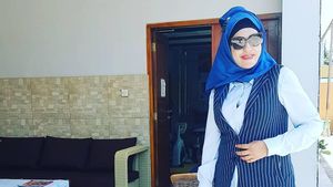 Lama Tak Terdengar, Ini Gaya Mantan Istri Raul Lemos yang Kini Berhijab