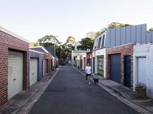 Inspirasi Rumah Mungil di Atas Garasi