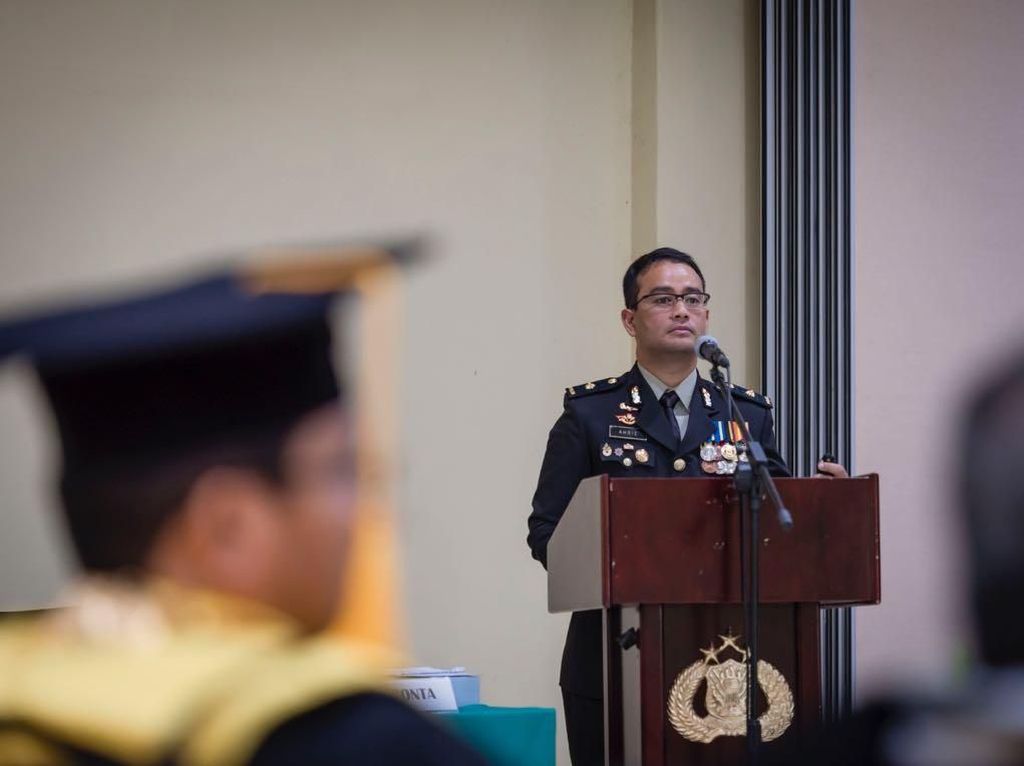 Kompol Ahrie Sonta, Polisi Pertama Peraih Gelar Doktor Ilmu Kepolisian Kompol Ahrie Sonta, Polisi Pertama Peraih Gelar Doktor Ilmu Kepolisian