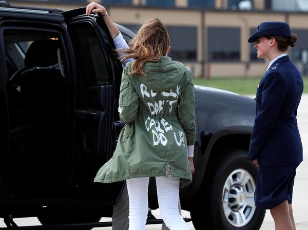 Ini Lho Jaket Melania Trump yang Bikin Heboh