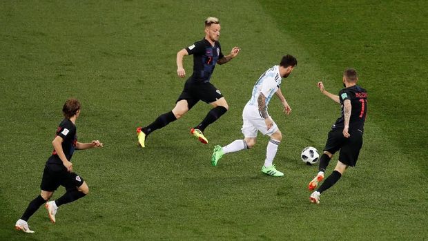 Timnas Argentina memilih bermain melebar menghadapi Kroasia. (