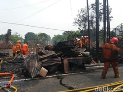 Kebakaran di Kembangan Padam, Jl Swadarma Kembali Dibuka