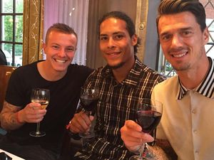 Ini 10 Gaya Keren Pesepak Bola Portugal Jose Fonte Saat Makan