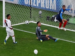 Kylian Mbappe membobol gawang Peru di menit ke-34. Reuters/Andrew Couldridge.