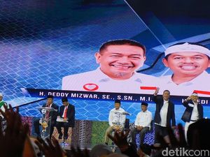 Deddy Mizwar Sentil Laga Brasil di Debat Cagub Jabar Deddy Mizwar Sentil Laga Brasil di Debat Cagub Jabar