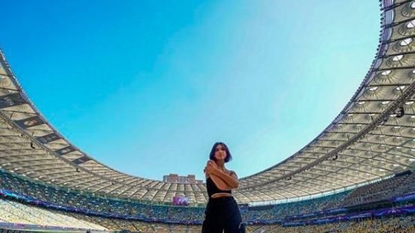 Foto: Intip Liburannya Si Seksi Dua Lipa