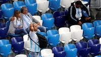 Kekalahan Argentina itu tentu membuat para suporternya bersedih. Reuters/Murad Sezer.