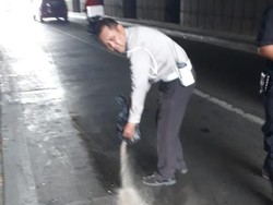 Ada Oli Tumpah di Underpass Senen, Sejumlah Pemotor Jatuh