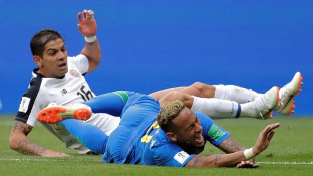 Neymar adalah pemain yang paling sering dilanggar di Piala Dunia 2018.