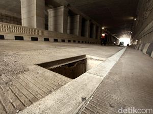 Penutup Lubang Gorong-gorong Underpass Mampang Hilang Lagi Penutup Lubang Gorong-gorong Underpass Mampang Hilang Lagi