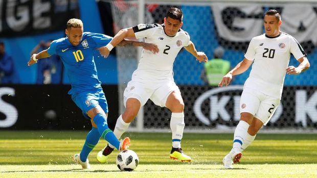 Neymar gagal mengembangkan permainan di babak pertama.