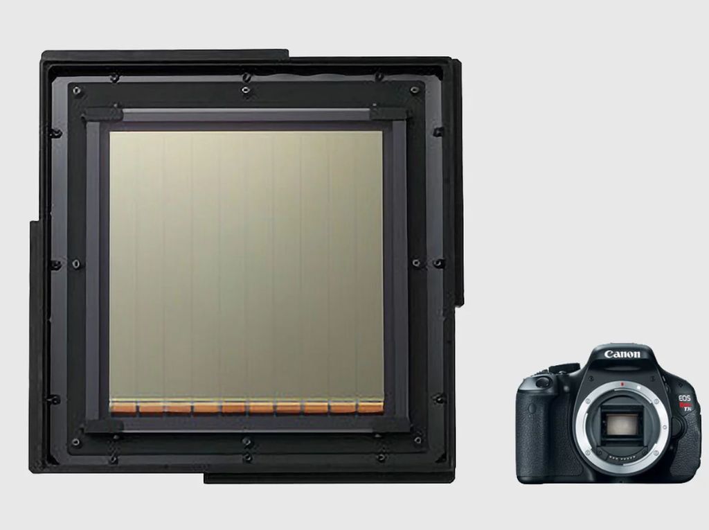 Melihat Sensor CMOS Raksasa Bikinan Canon Melihat Sensor CMOS Raksasa Bikinan Canon