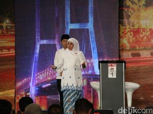 Saat Khofifah-Gus Ipul Adu Argumen Solusi untuk Opini Disclaimer BPK Saat Khofifah-Gus Ipul Adu Argumen Solusi untuk Opini Disclaimer BPK